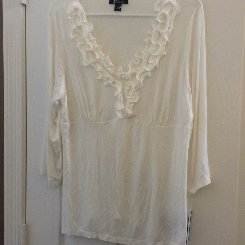FINAL MARKDOWN NWT Ladies’ AB Studio Top (L)